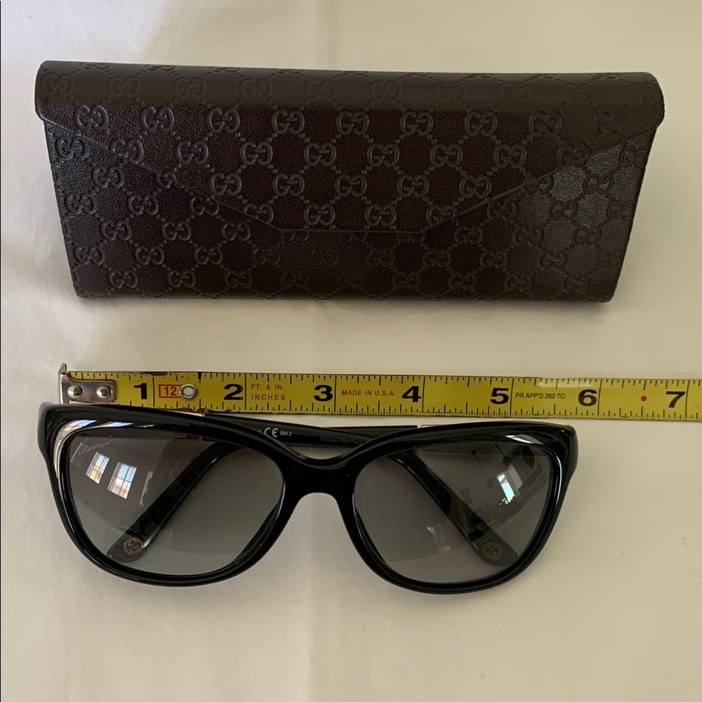 Gucci Black Frame Sunglasses - Picture 12 of 15